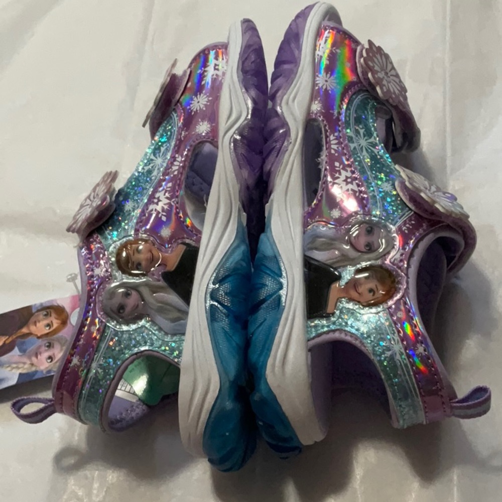 Disney Frozen Anna and Elsa Toddler Light up Sandals - Picture 5 of 8